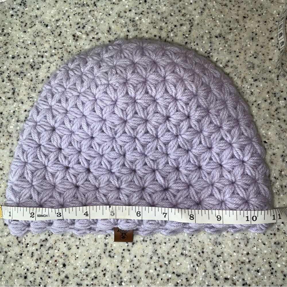 Handmade adult crochet hat in lavender with flower star jasmine design - Picture 6 of 7